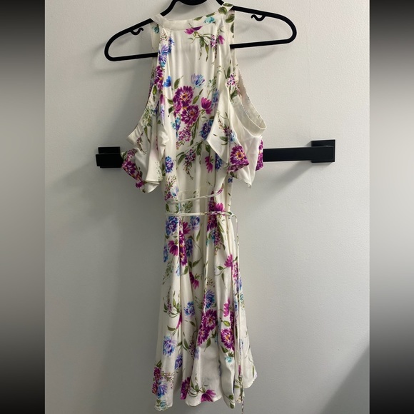 Summer floral dress with shoulder cut outs size XS! - Picture 1 of 4